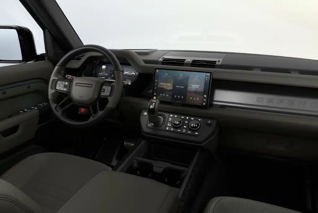 Defender V8 2025 Interior