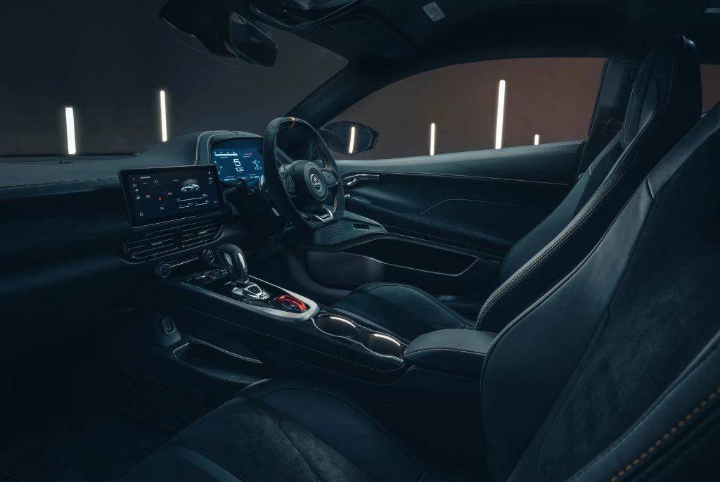 Lotus Emira: Interior