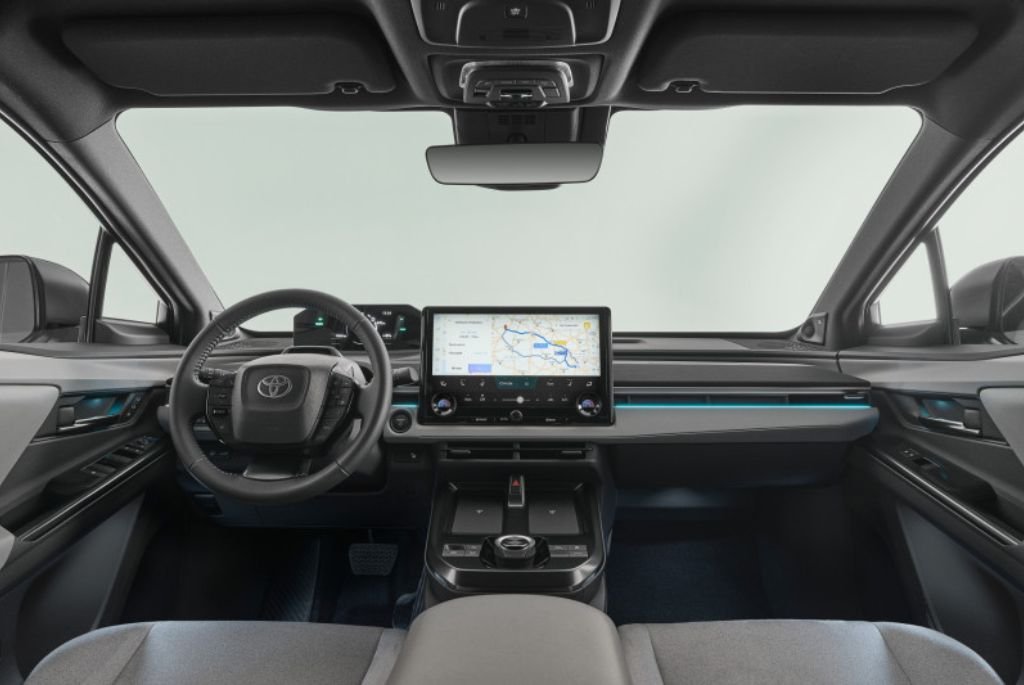 Toyota C-HR+ EV: Interior