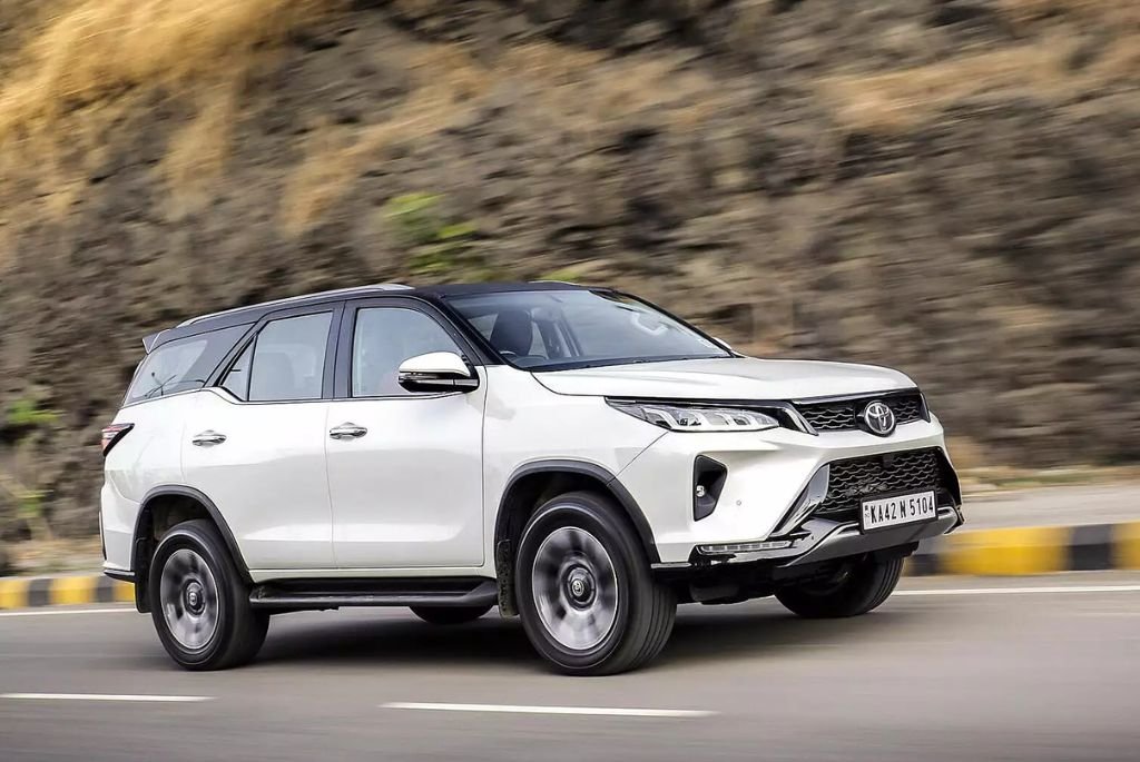 Toyota Fortuner Legender 4x4 MT