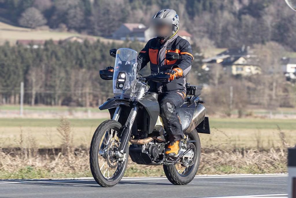 KTM 690 Rally