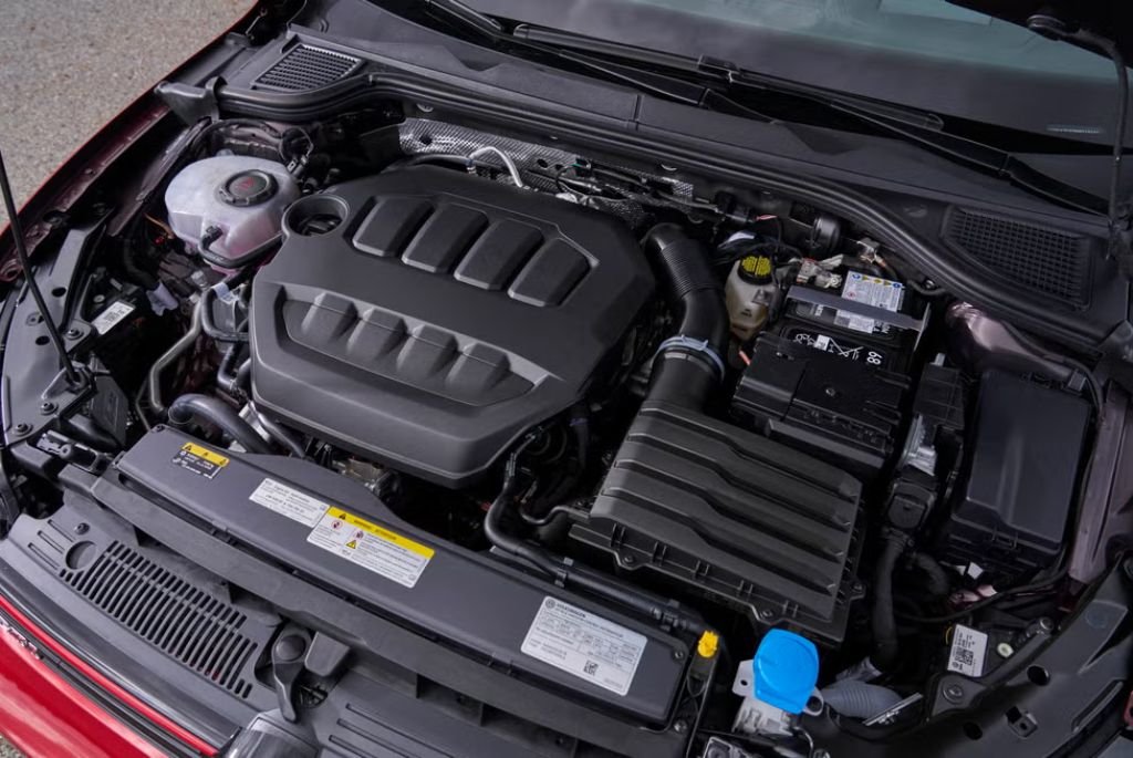 BMW M2 CS: Engine and Performance
