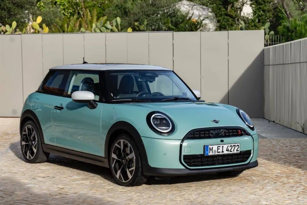 Mini Cooper S: Funky in Pocket Space