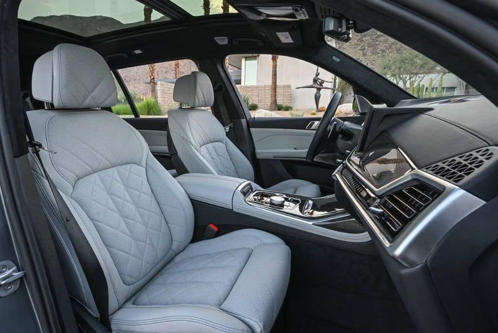 2025 BMW X7: Interior