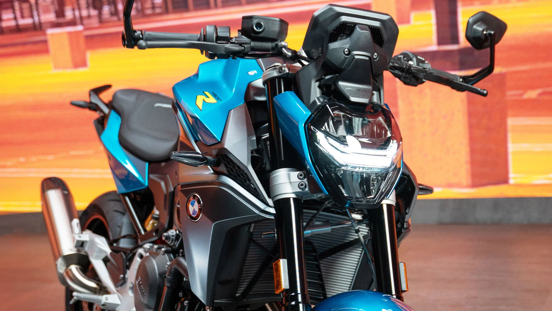 BMW F 900 R Design and Styling